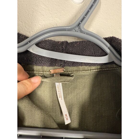 Free People Distressed Hooded Twill Utility Jacket Sz M Army Green Cargo Skater - Picture 8 of 12